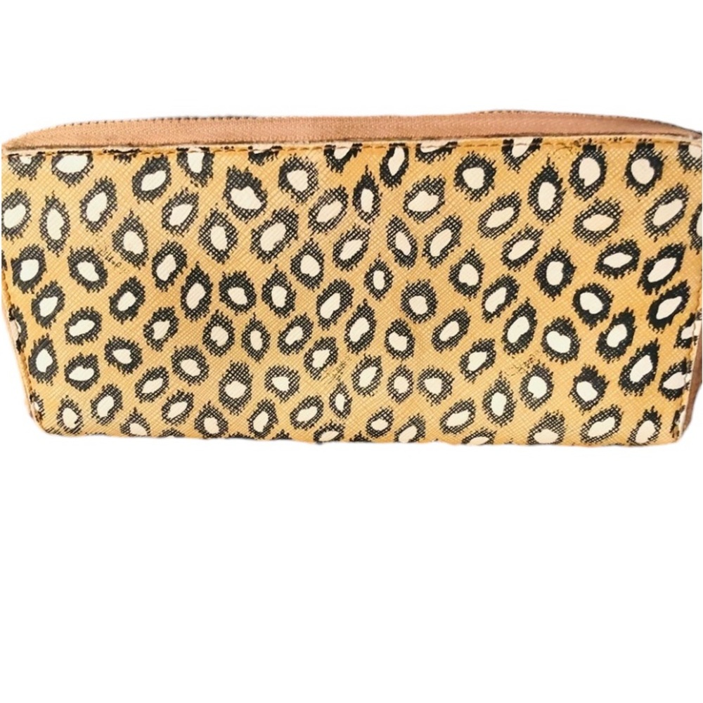 DIANE by Diane Bon Furstenberg DVF animal print zip wallet fits mobile